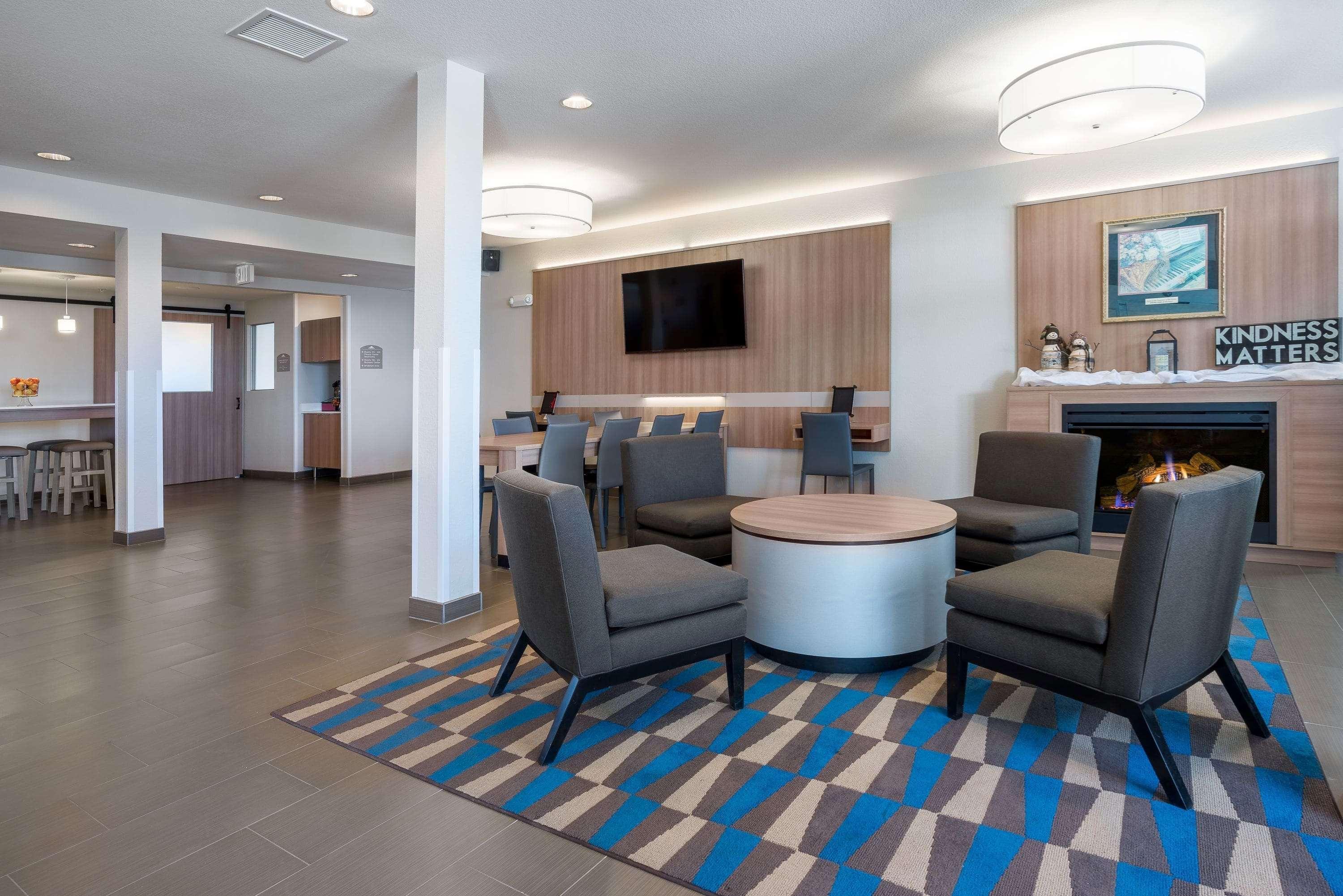 Microtel Inn & Suites By Wyndham Moorhead Fargo Area Екстер'єр фото
