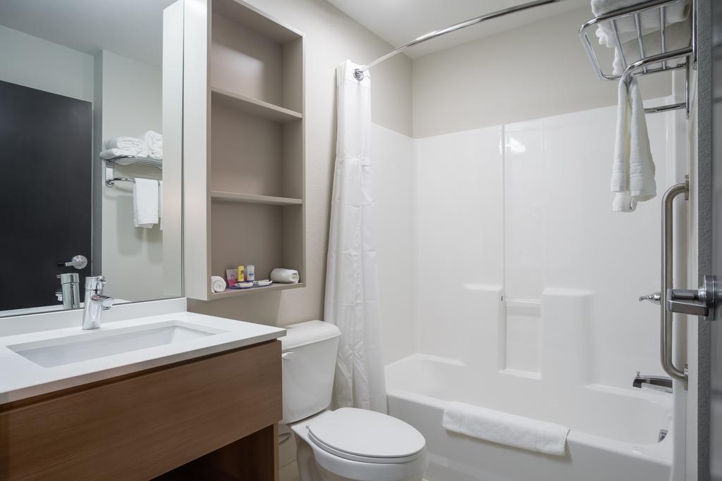 Microtel Inn & Suites By Wyndham Moorhead Fargo Area Екстер'єр фото